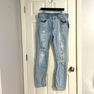 Men’s distressed jeans